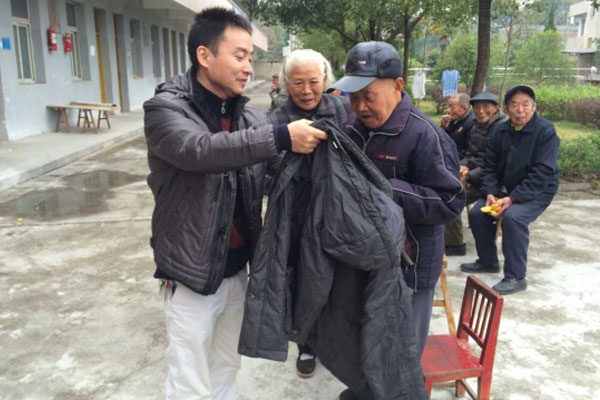 昌利金剛石鋸片-捐衣現(xiàn)場(chǎng) 昌利金剛石鋸片-捐衣現(xiàn)場(chǎng)